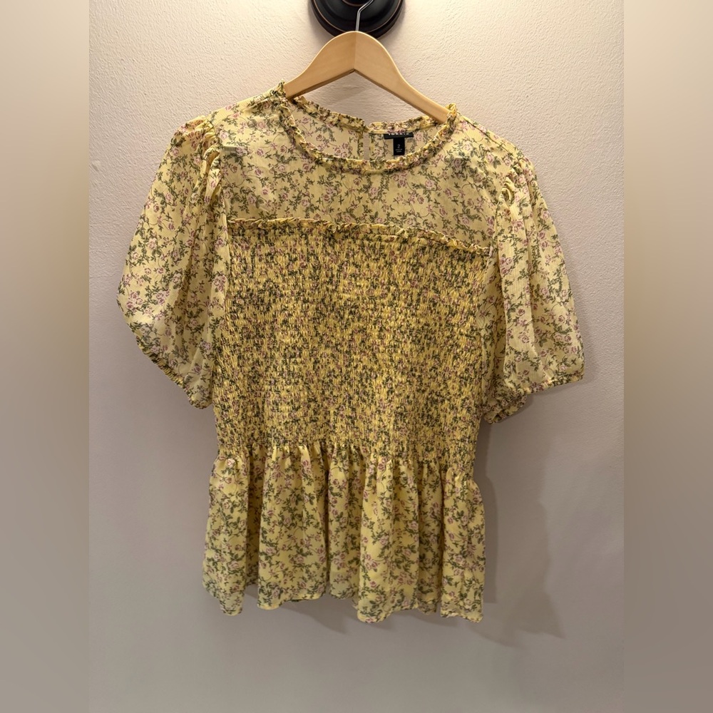 Torrid‎ Yellow Floral Smocked Peplum Blouse Short Puff Sleeve Size 2 Plus Rose
